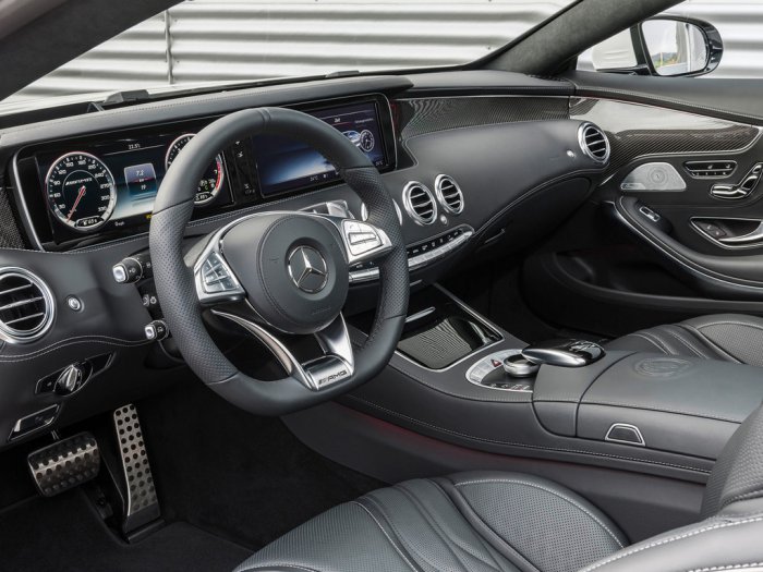 Mercedes показал "заряженную" версию купе S-класса
