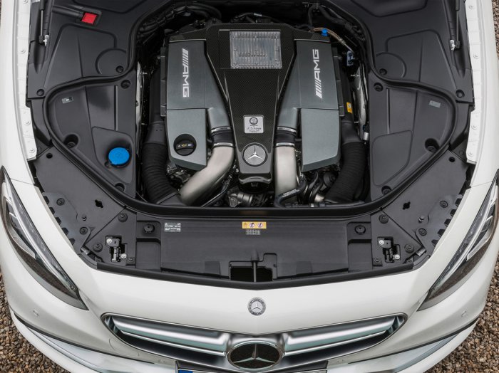Mercedes показал "заряженную" версию купе S-класса