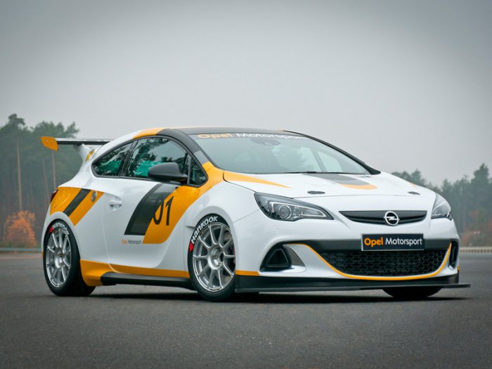 Почти гоночный Opel Astra OPC будет стоить в России 1,4 млн рублей