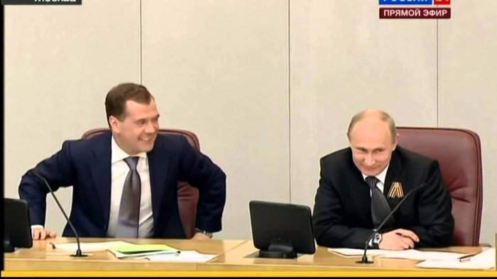 Геннадий Андреевич пил чужой чай...