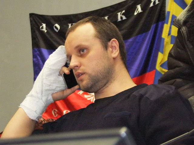 Освобождение народного губернатора Славянск встретил ликованием Освобождение народного губернатора Славянск встретил ликованием