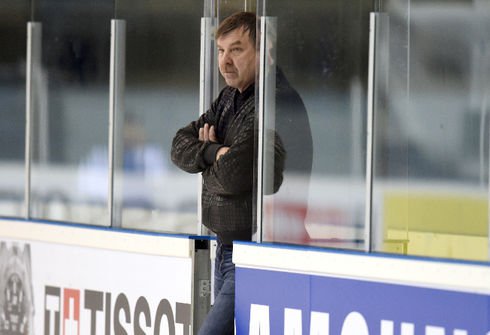 Знарок призвал игроков "выйти и порвать" финнов