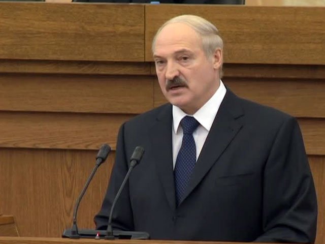 Лукашенко грозится вернуть крепостное право на селе