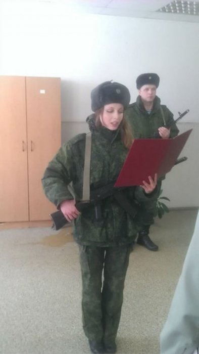 Российская десантница Юлия Харламова