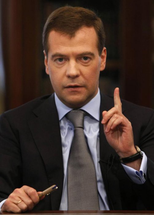 Дмитрий Медведев: санкции закончатся, когда уйдет Обама
