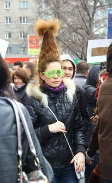 Странные и дурацкие прически (56 фото)