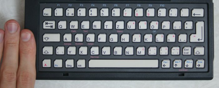 Atari Portfolio: ноутбук из «Терминатора-2» (11 фото)