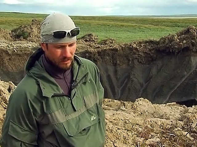 Ученые изучают ямальскую "черную дыру" Ученые изучают ямальскую "черную дыру"