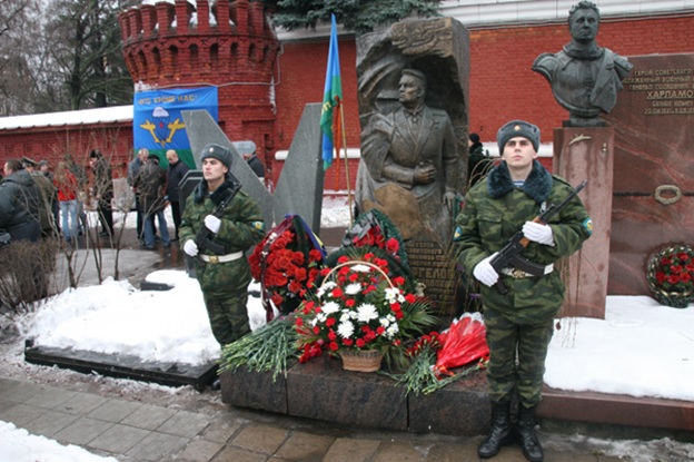 День ВДВ. То что остается за кадром