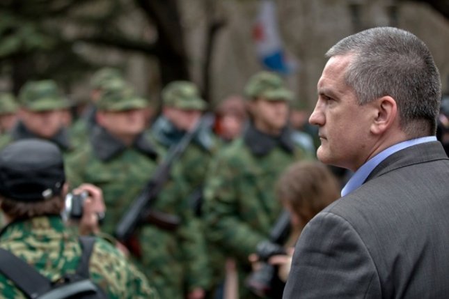 Самооборона Крыма объяснит сексменьшинствам, какую ориентацию надо держать