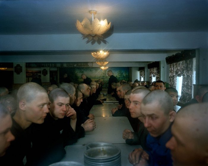 Несовершеннолетние заключенные в колониях Сибири