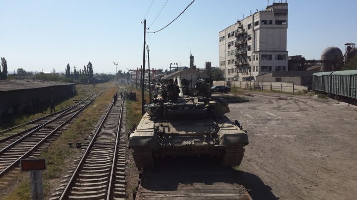 Ростов.Работа военторга. Погрузка военной техники для Новоросиии 