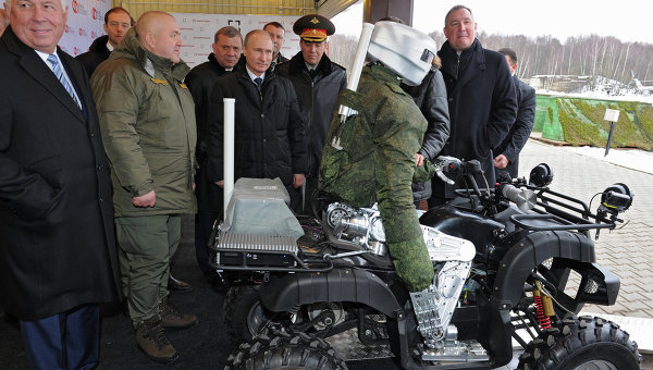 Путину показали боевого робота аватара в действии Путину показали боевого робота аватара в действии