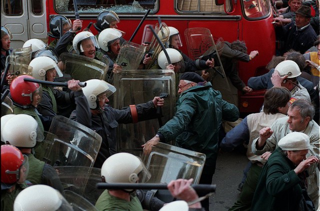 1990-е: помнить, чтобы не повторилось 1990-е: помнить, чтобы не повторилось