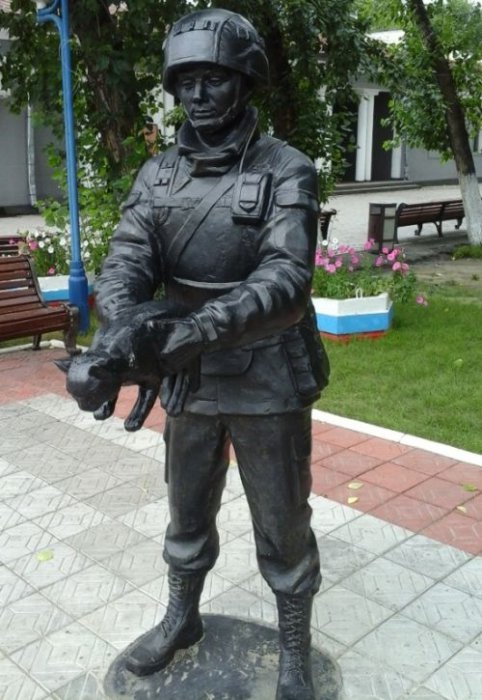 Памятник "Вежливым людям"