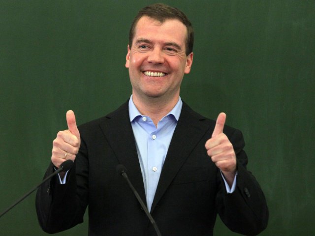 Медведев заявил о неизбежном повышении пенсионного возраста