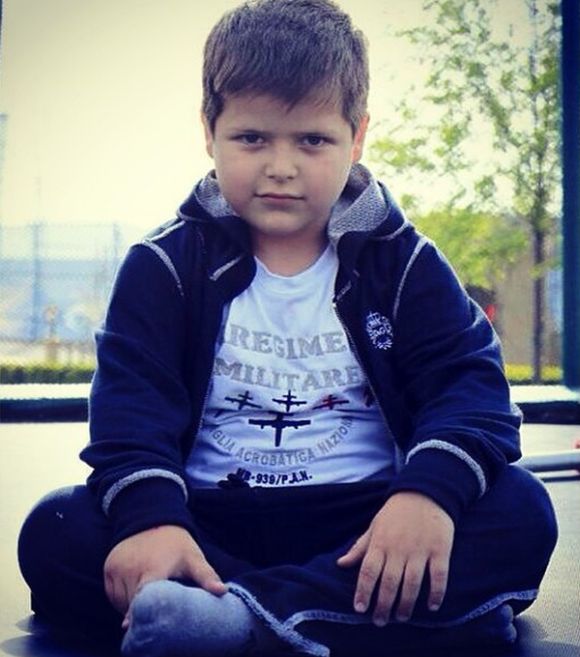 8-летнему сыну Рамзана Кадырова Адаму на День рождения подарили спорткар Mercedes-Benz SLS AMG