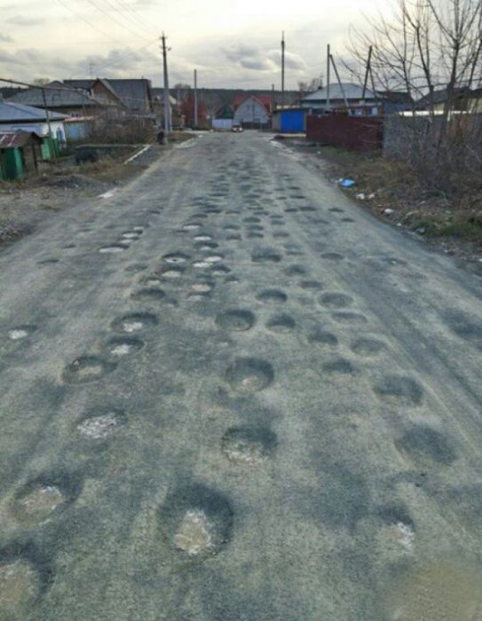 Странная асфальтовая дорога в Новосибирске