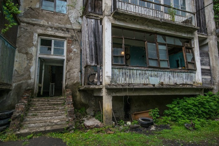 Ткварчели - город во власти природы