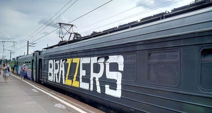 Подборка забавных фото из российских электричек