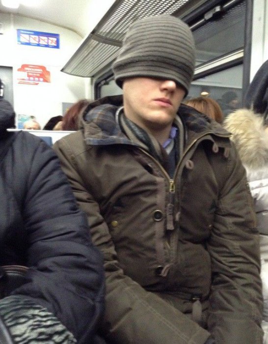 Подборка забавных фото из российских электричек