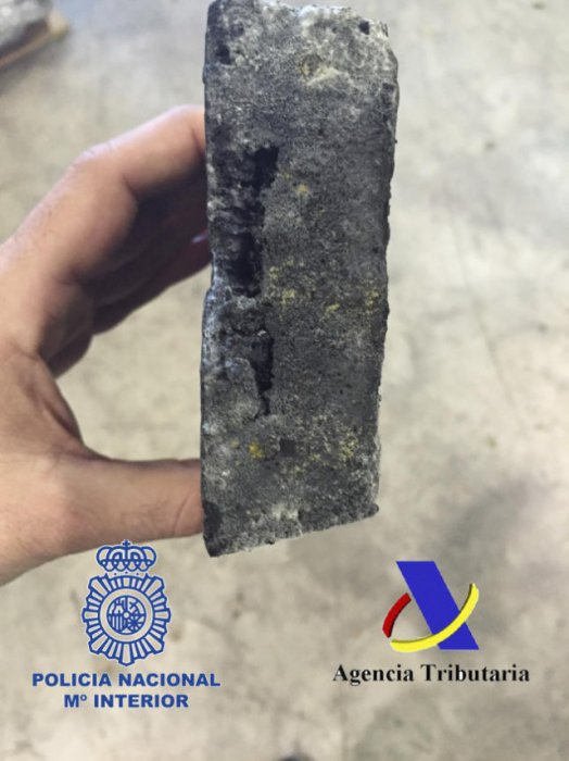  Грузовые поддоны из прессованного кокаина