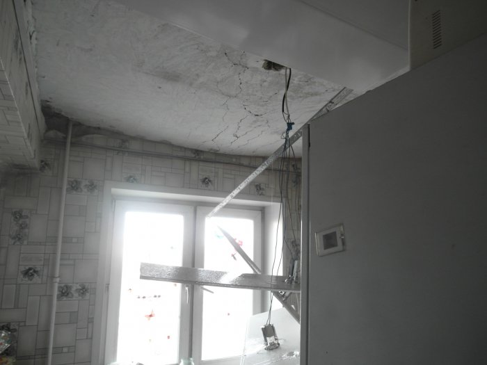 Взрыв газа в жилом доме в Красноярске попал в объектив видеорегистратора