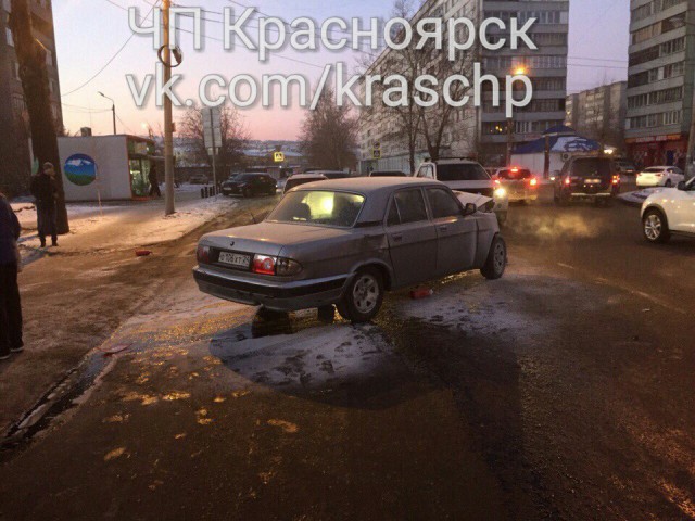 Феерическое ДТП в Красноярске 4.02.2016 Феерическое ДТП в Красноярске 4.02.2016