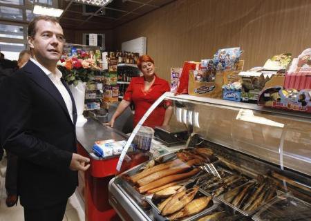 Во Владивостоке продукты начали продавать в кредит