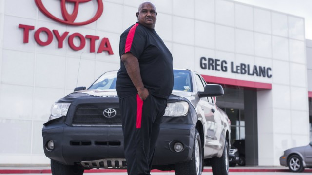  Американцу подарили новый пикап за миллионный пробег на Toyota Tundra