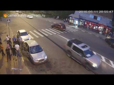Драка! Подрались и порвали автомобиль!