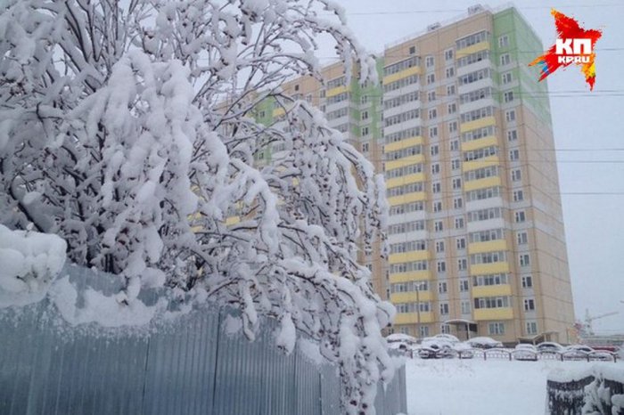 В Красноярске в День Победы выпал глубокий снег