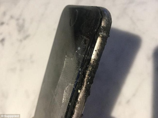 Очередной iPhone взорвался в кармане