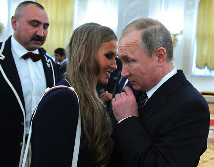 Что шепнула Шишкина на ухо Путину?