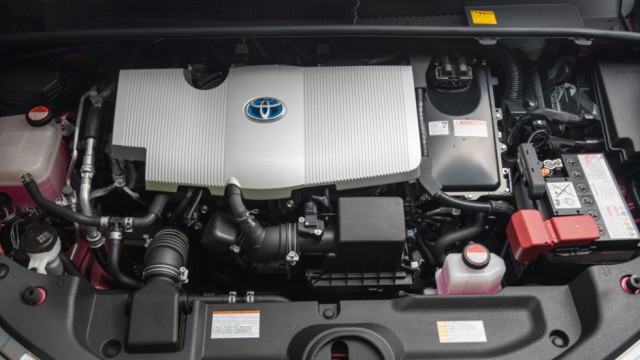 Из-за дешёвого бензина в США упали продажи экономичных автомобилей