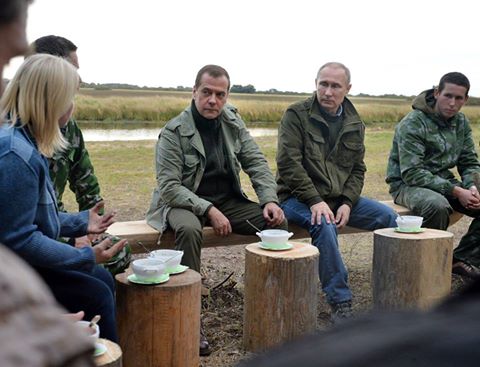 Рыбалка с президентом на озере Ильмень.
