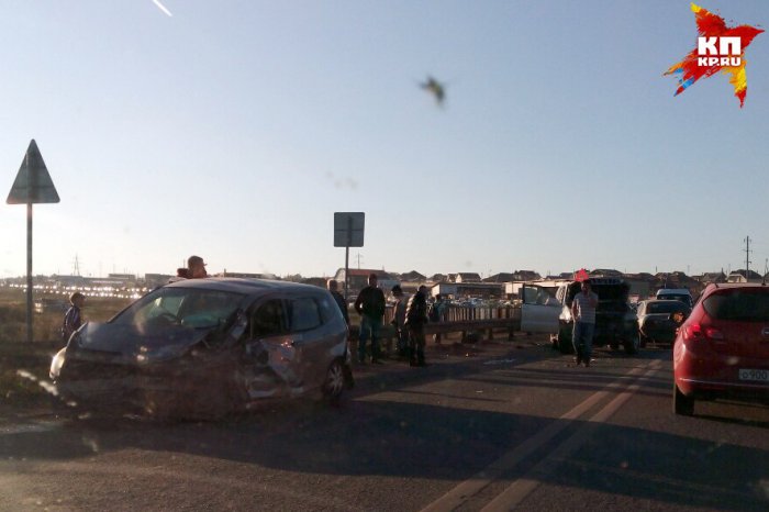 В Красноярске серьезная авария в районе Мясокомбината спровоцировала пробку