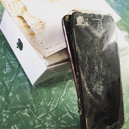 iPhone 7 подгорел еще до начала использования!
