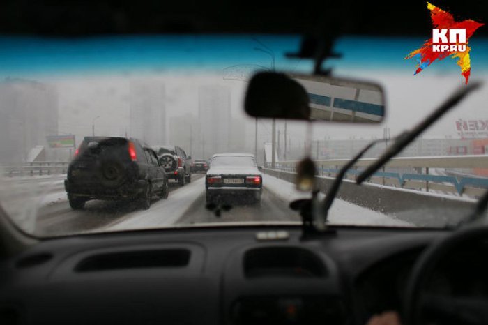 На Покров на Красноярск и Абакан обрушился снегопад