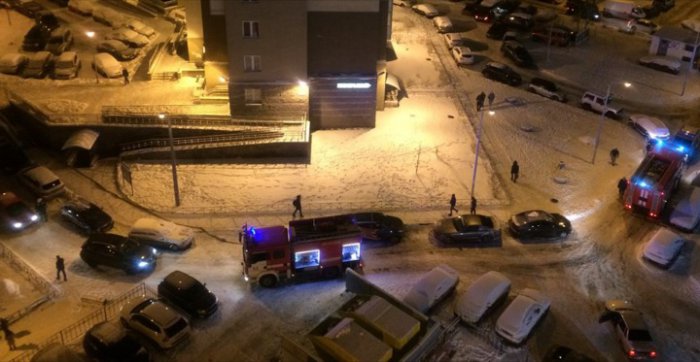 Девушка против пожарных