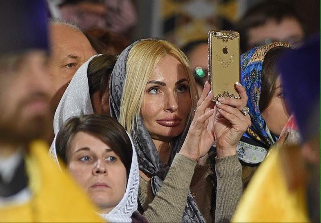 РПЦ против селфи и фоточек на богослужениях