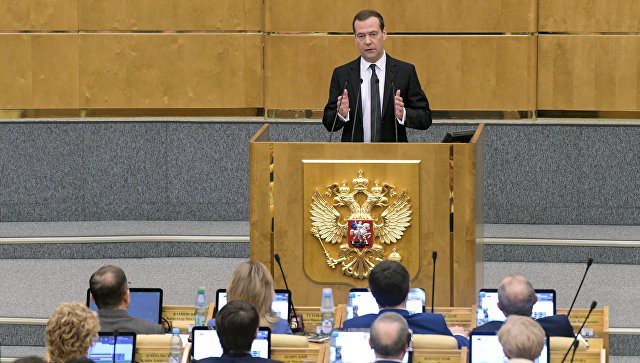 Медведев призвал беречь лучшее в мире правительство и депутатов Госдумы    