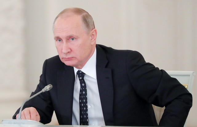 Путин назвал терактом взрыв в Петербурге    