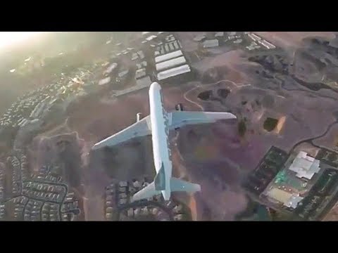 Красиво снял самолёт в полёте
