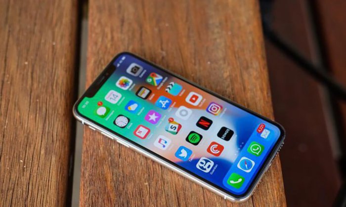 Крымские чиновники закупились самыми дорогими смартфонами на бюджетные деньги