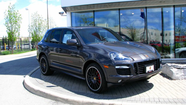 Дача на Кипре, Porsche в гараже. Сколько зарабатывают в Пенсионном фонде? Дача на Кипре, Porsche в гараже. Сколько зарабатывают в Пенсионном фонде?