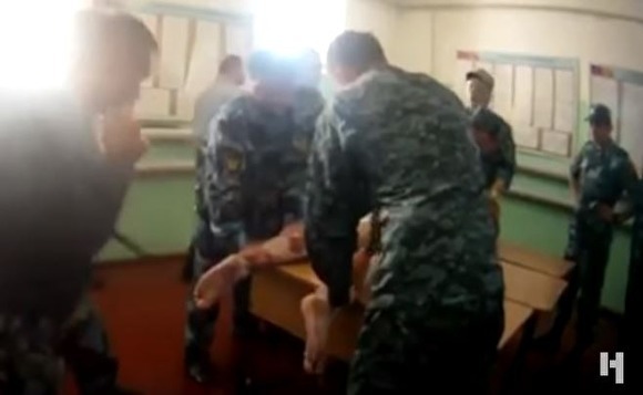Адвокат, которая достала видео с избиением заключенного в ИК Ярославля, покинула Россию из-за угроз