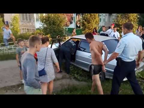 Гонщик в трусах