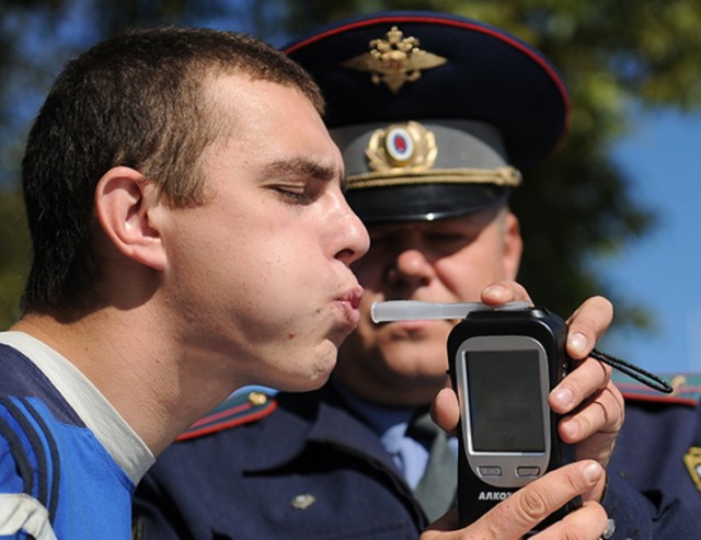 В кафе на М4 водителям подмешивают алкоголь