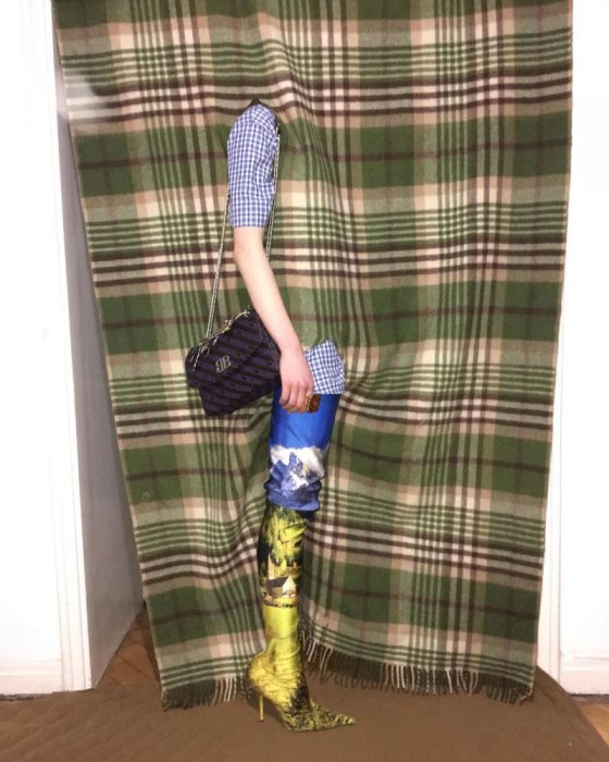 Кажется, инстаграм дома моды Balenciaga подсел на дурь